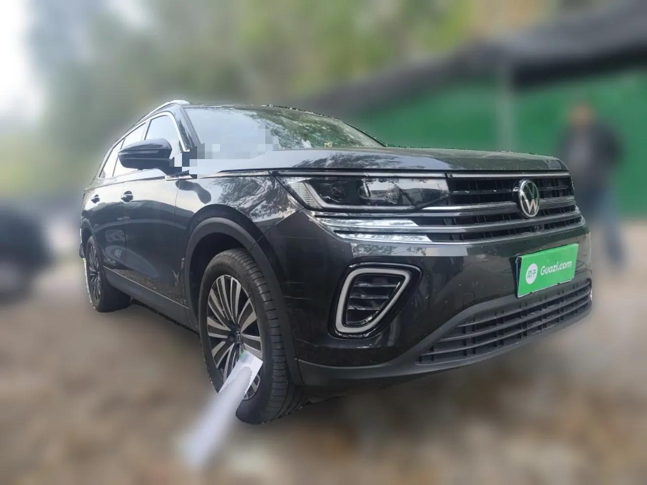 Volkswagen Tavendor 2024 330TSI Luxury Touring Edition — миниатюра 3