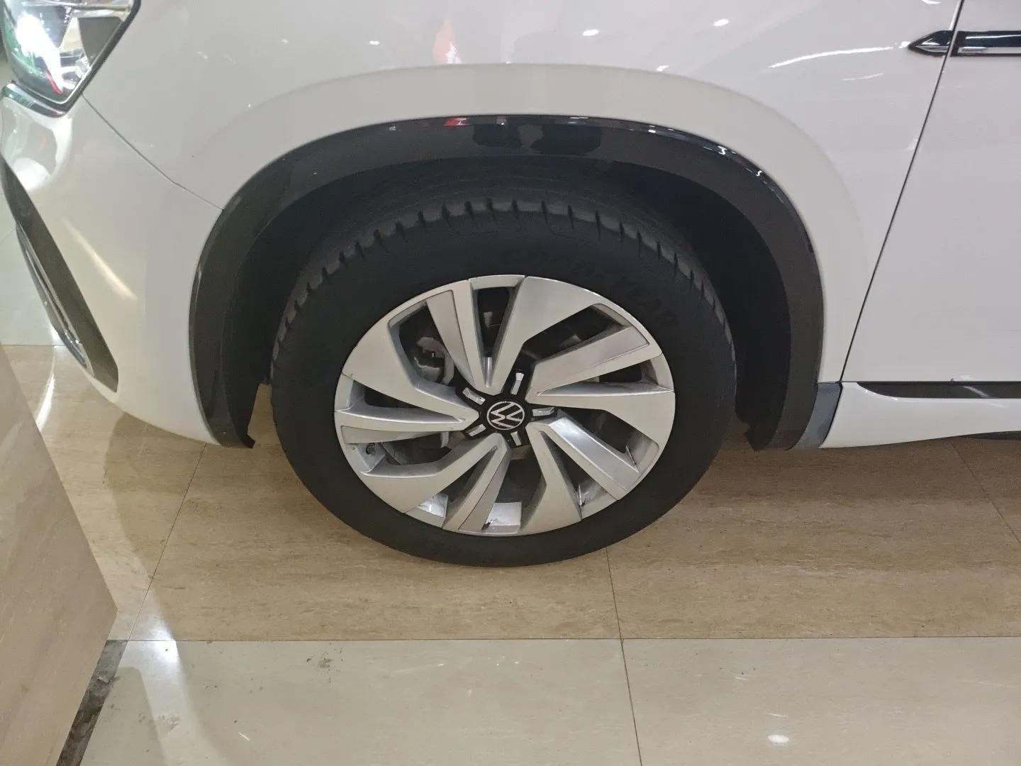 Volkswagen Tayron X 2020 330TSI Two-Wheel Drive Luxury Smart Connectivity Version — миниатюра 8