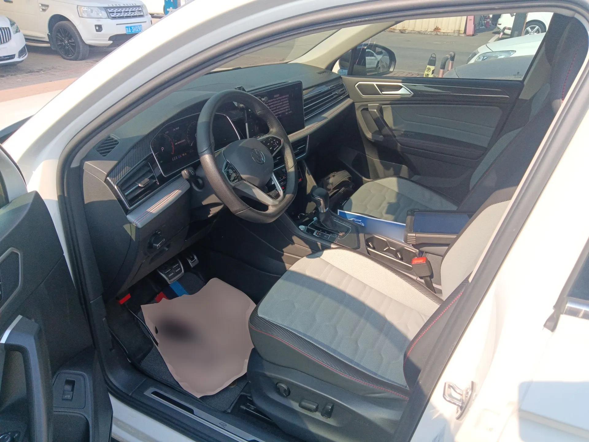 Volkswagen Tiguan X 2022 330TSI Two-Wheel-Drive Flagship Edition — миниатюра 18