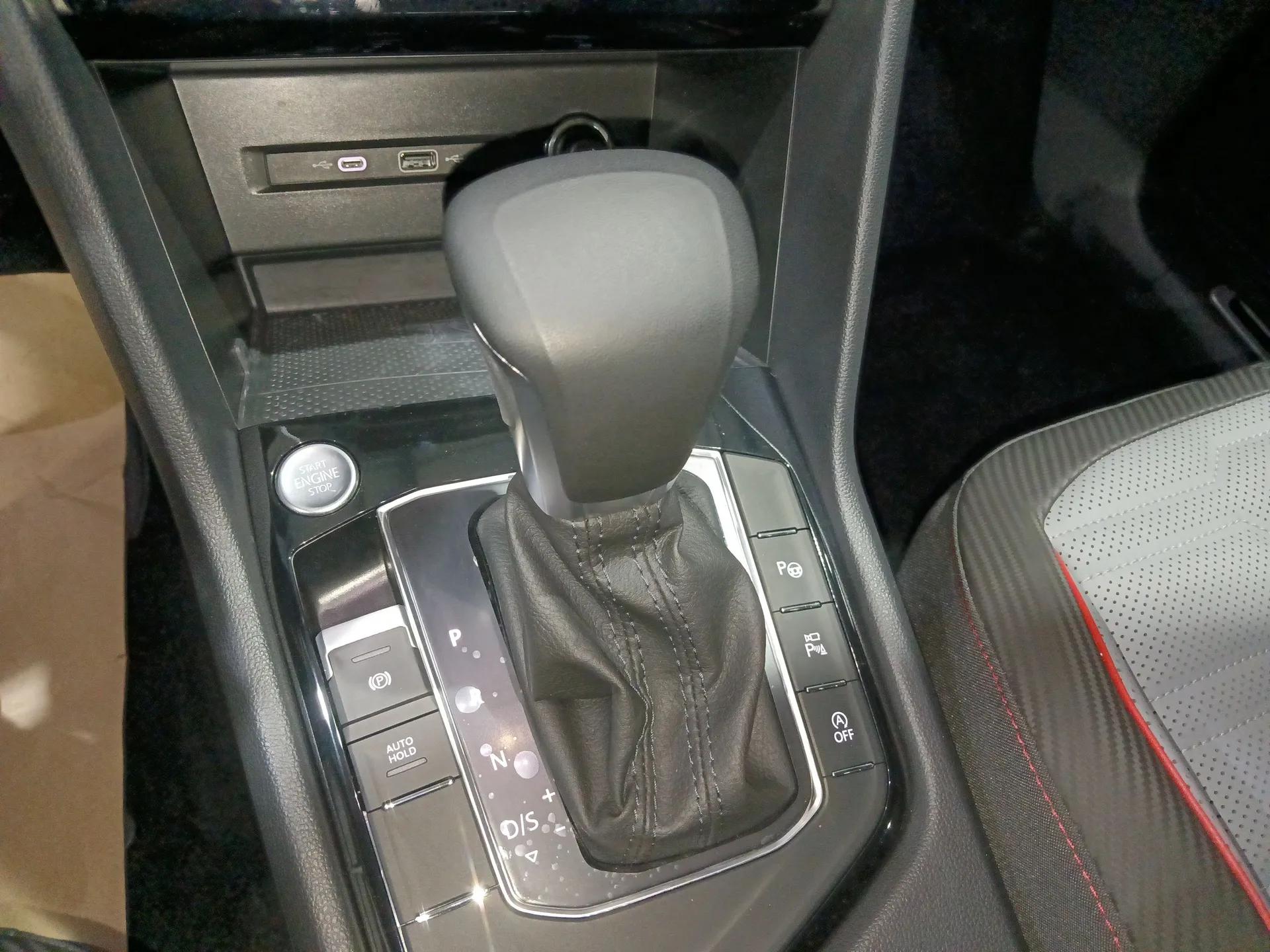 Volkswagen Tiguan X 2023 330TSI Two-Wheel-Drive Prestige Flagship Edition — миниатюра 15
