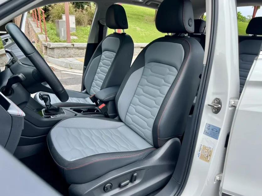 Volkswagen Tiguan X 2021 330TSI Two-Wheel Drive Enjoyment Version — миниатюра 17