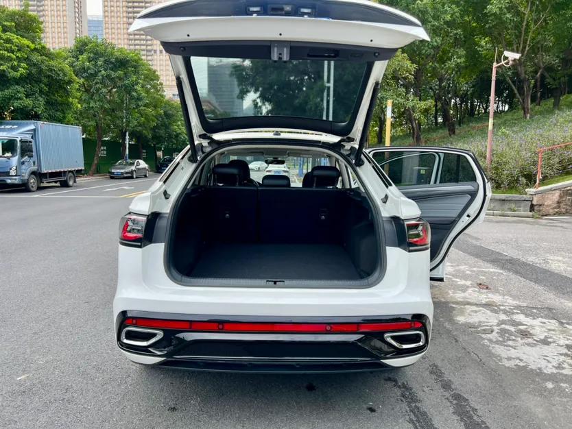 Volkswagen Tiguan X 2021 330TSI Two-Wheel Drive Enjoyment Version — миниатюра 19
