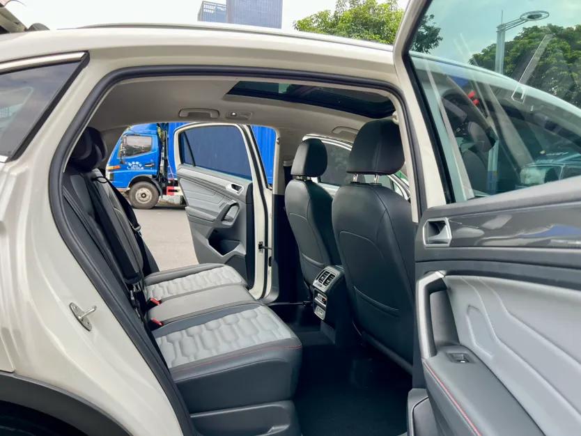 Volkswagen Tiguan X 2021 330TSI Two-Wheel Drive Enjoyment Version — миниатюра 21