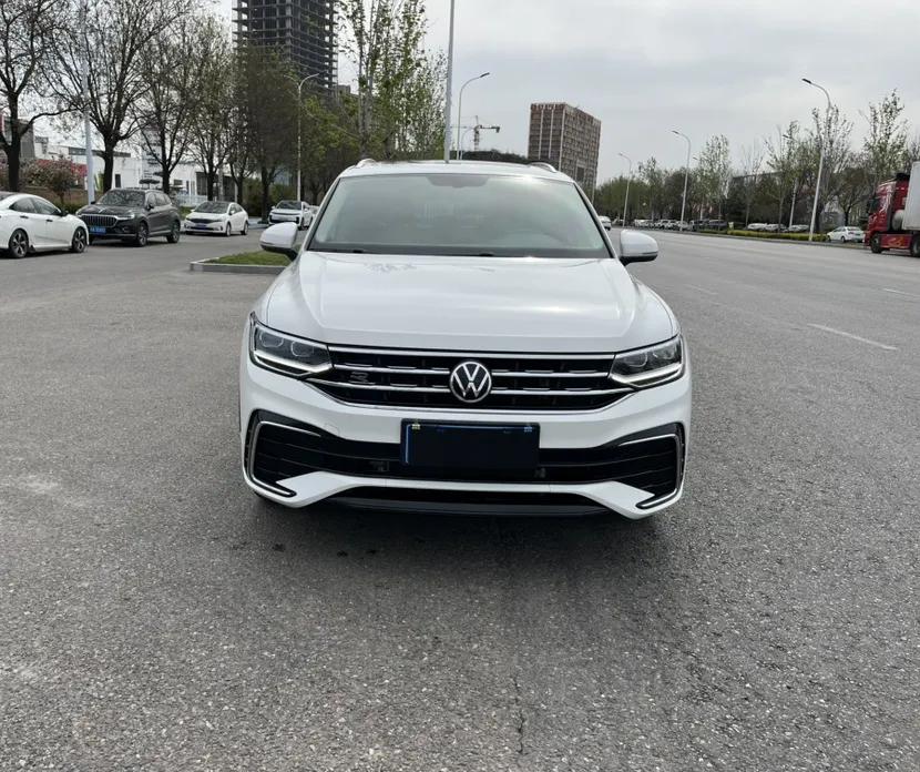 Volkswagen Tiguan X 2021 330TSI Two-Wheel Drive Enjoyment Version — миниатюра 2
