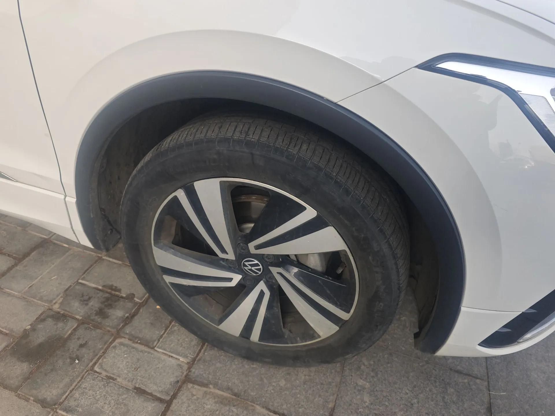Volkswagen Tiguan X 2021 330TSI Two-Wheel Drive Enjoyment Version — миниатюра 8