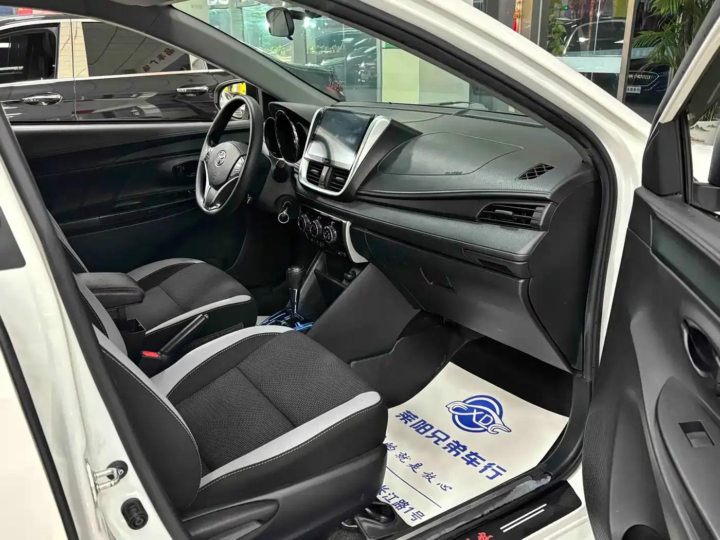 YARiS L Zhixuan 2022 1.5L CVT Leading PLUS Edition — миниатюра 4