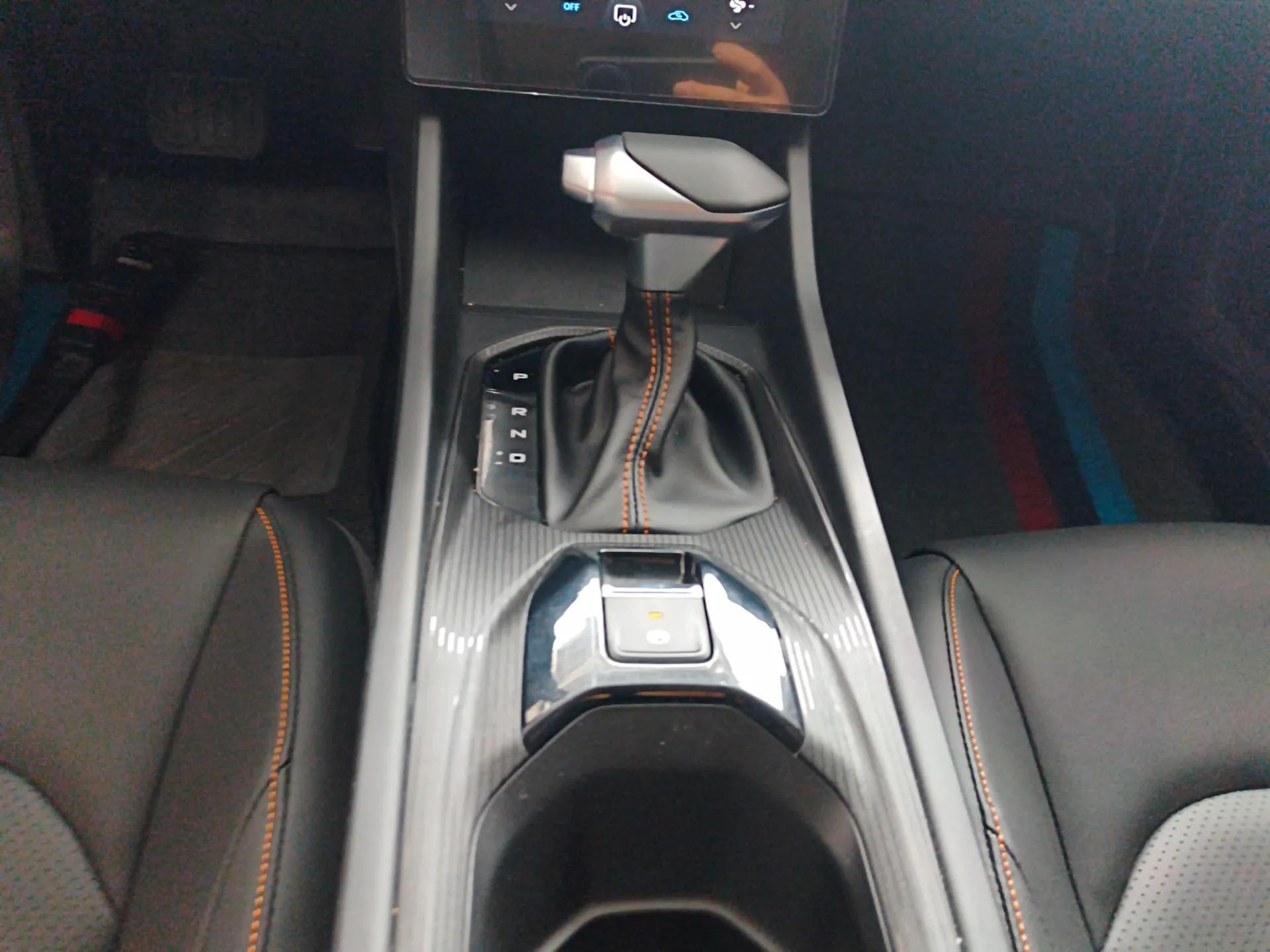 Dongfeng Aeolus Yixuan 2025 1.5L Automatic Luxury Version — миниатюра 17
