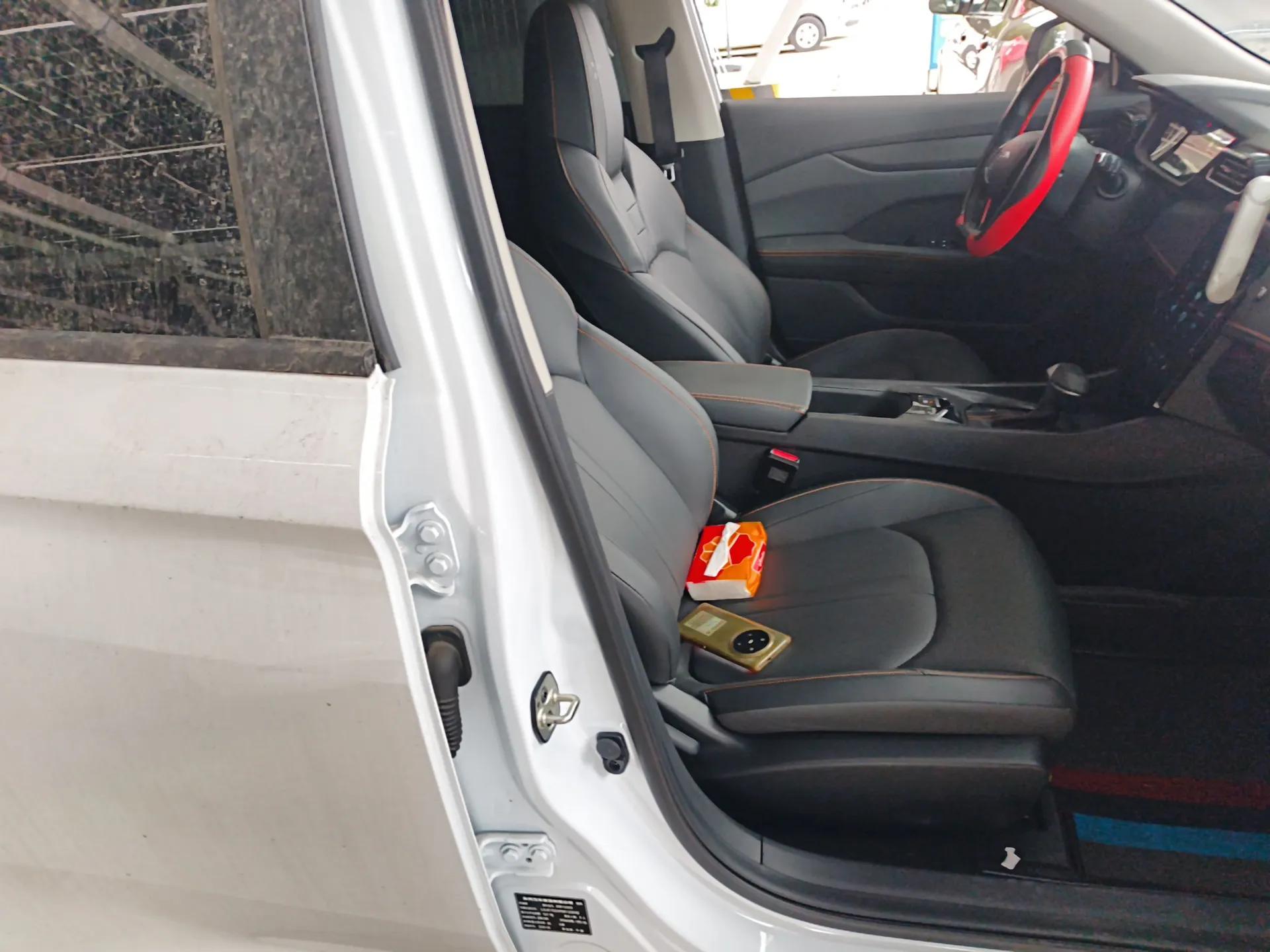 Dongfeng Aeolus Yixuan 2025 1.5L Automatic Luxury Version — миниатюра 23
