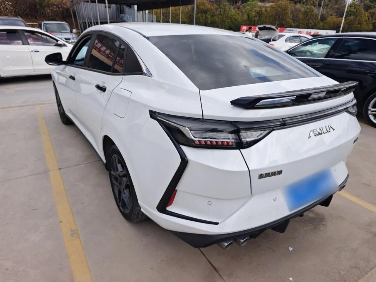 Dongfeng Aeolus Yixuan 2023 Mach Edition 1.5T Automatic Pursuit Rider Version — миниатюра 4