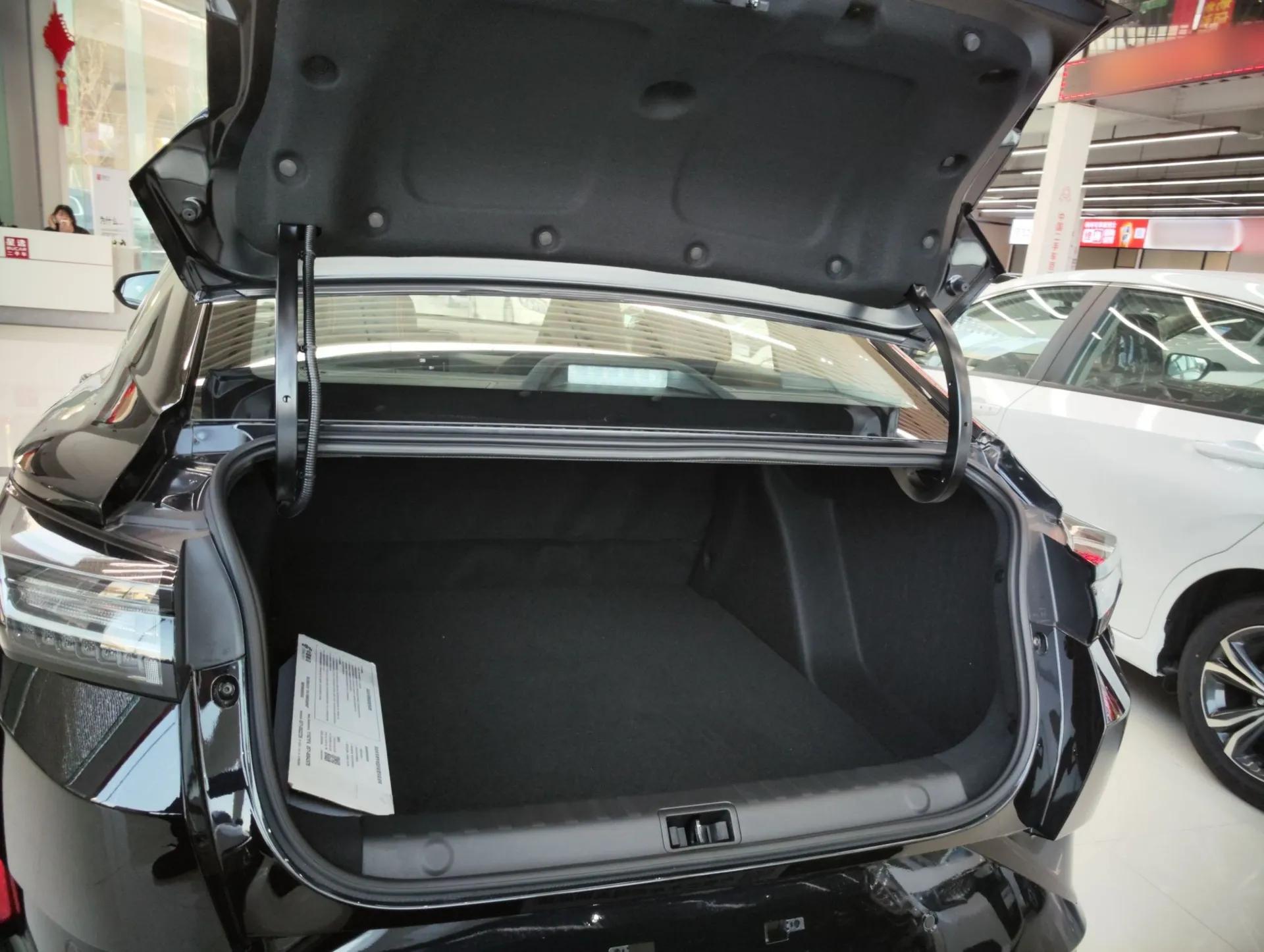 Dongfeng Aeolus Yixuan 2025 1.5L Automatic Luxury Version — миниатюра 22