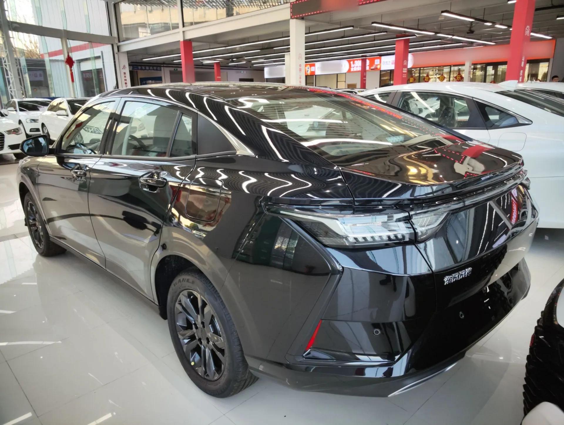 Dongfeng Aeolus Yixuan 2025 1.5L Automatic Luxury Version — миниатюра 4
