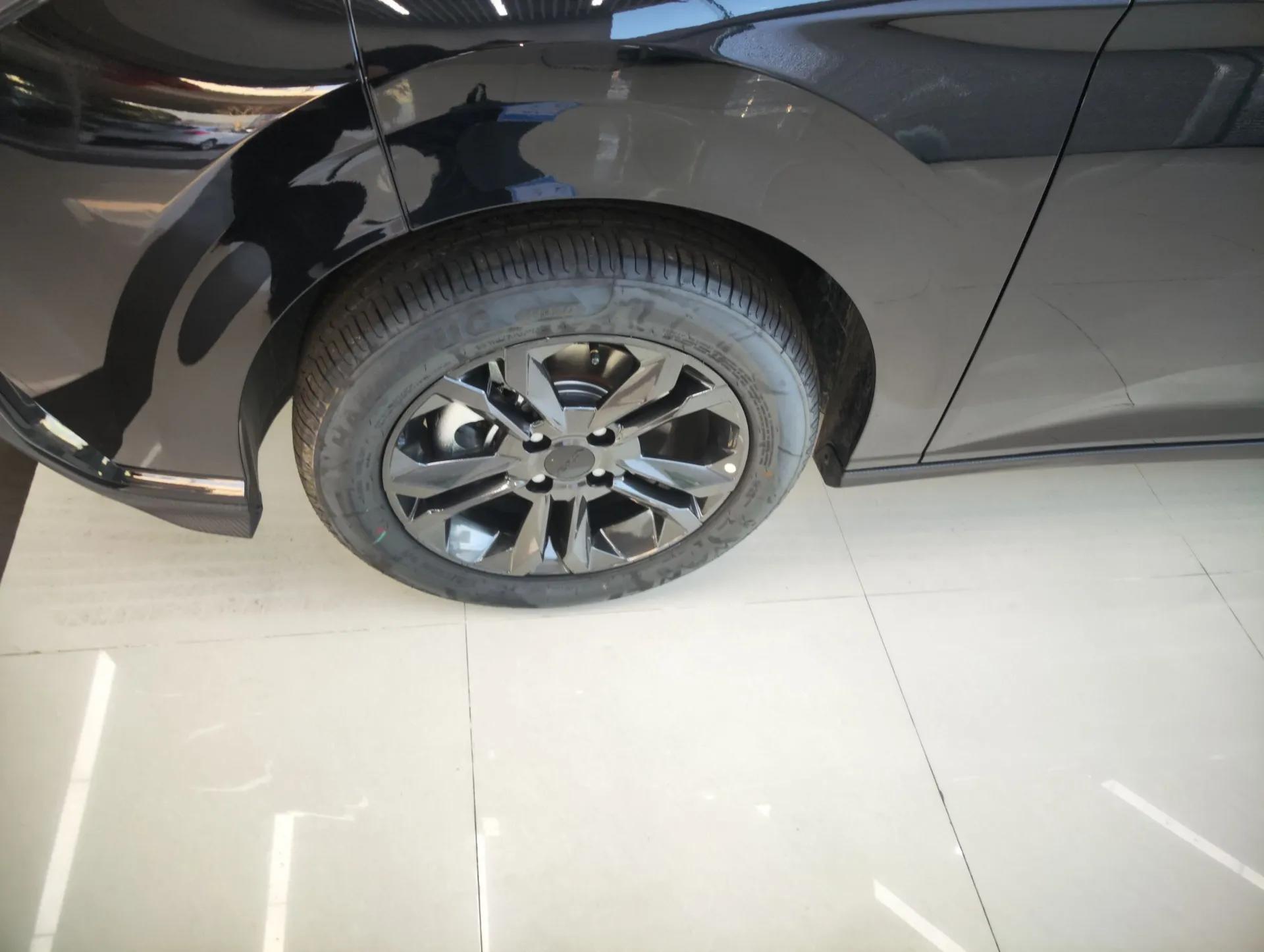 Dongfeng Aeolus Yixuan 2025 1.5L Automatic Luxury Version — миниатюра 8