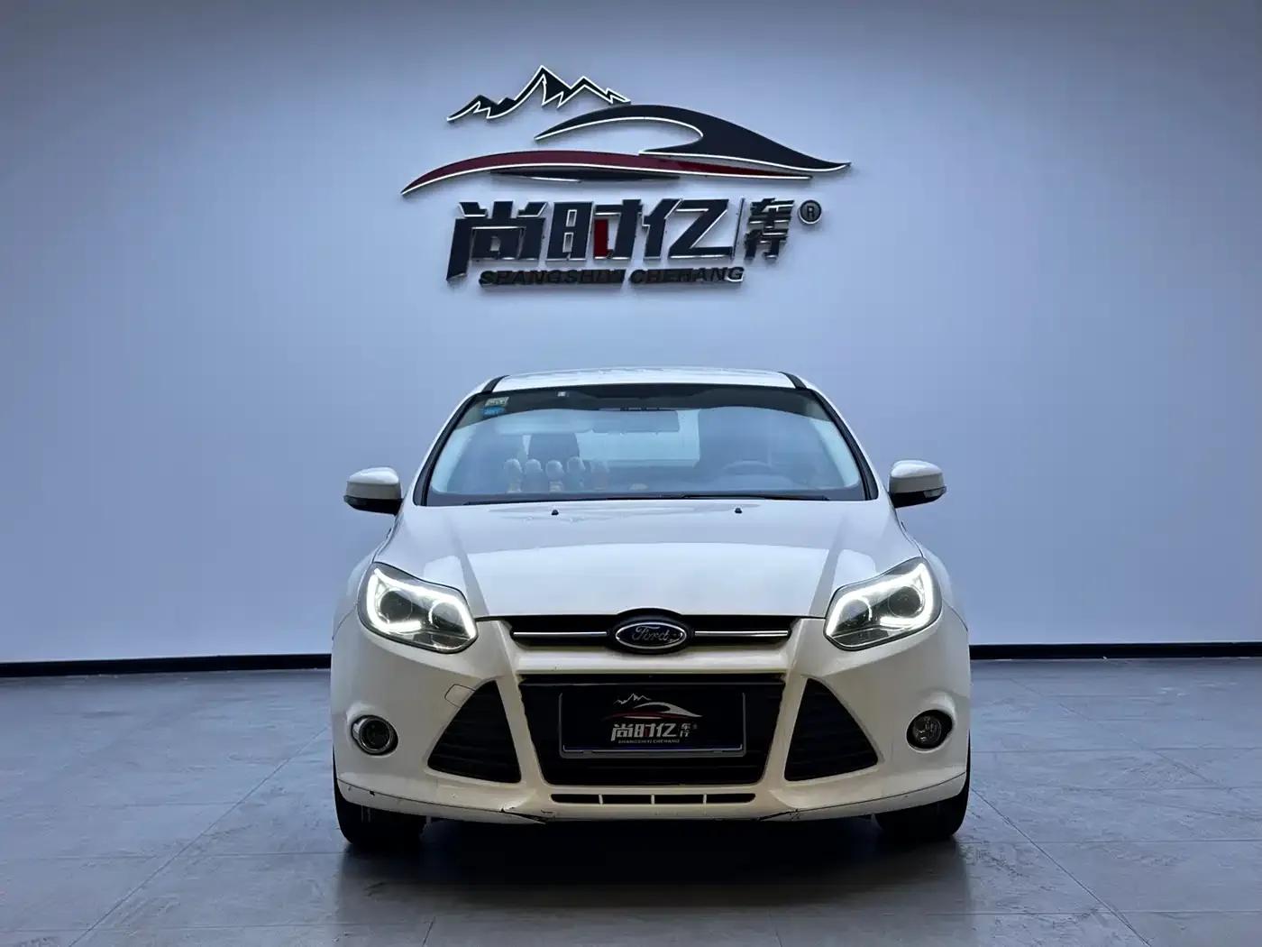 Ford Focus 2012 Sedan 1.6L Automatic Comfort — миниатюра 2