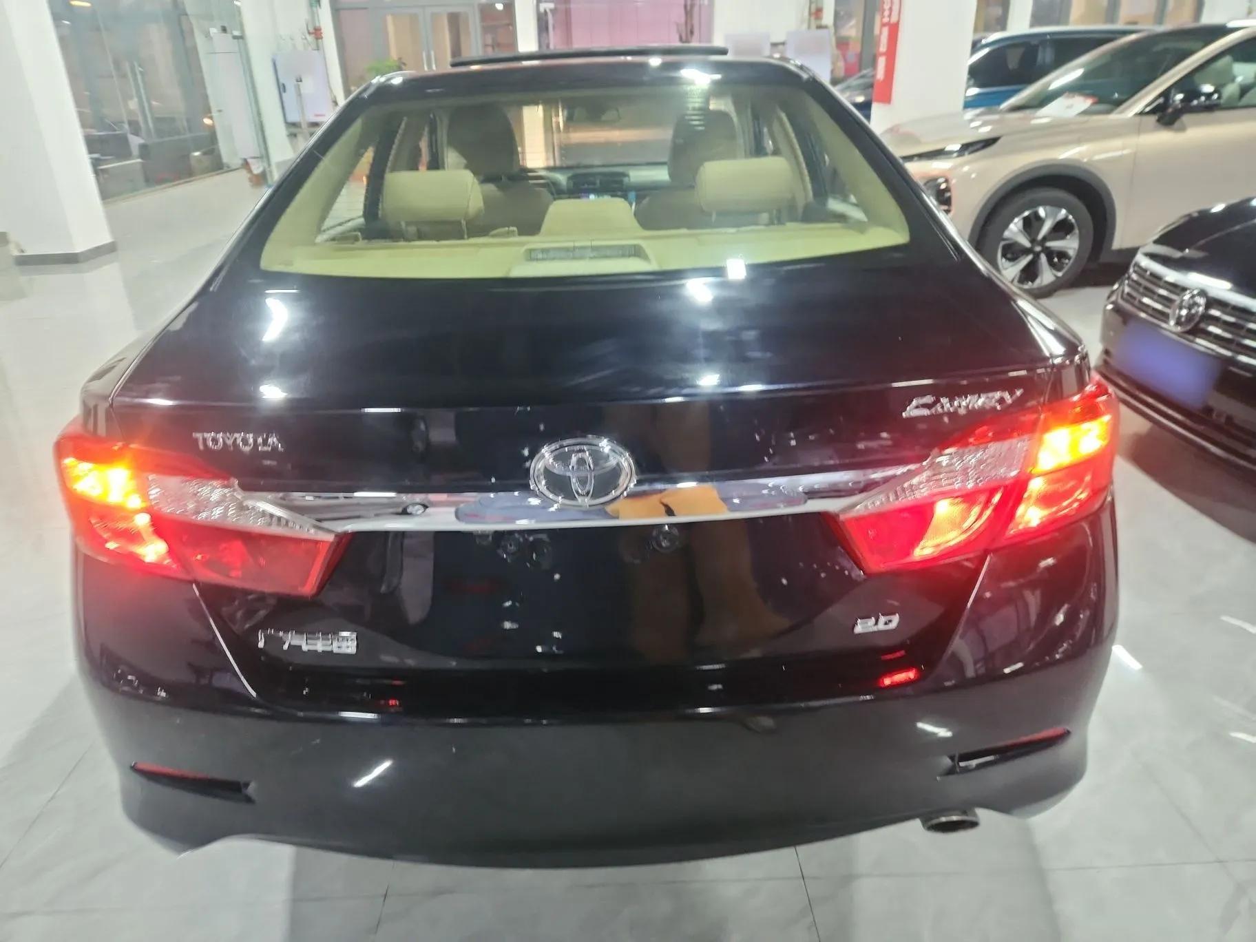 Toyota Camry 2013 2.0G Comfort Edition — миниатюра 5