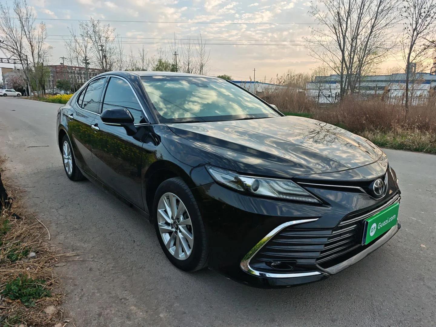 Toyota Camry 2021 2.0G Luxury Edition — миниатюра 3