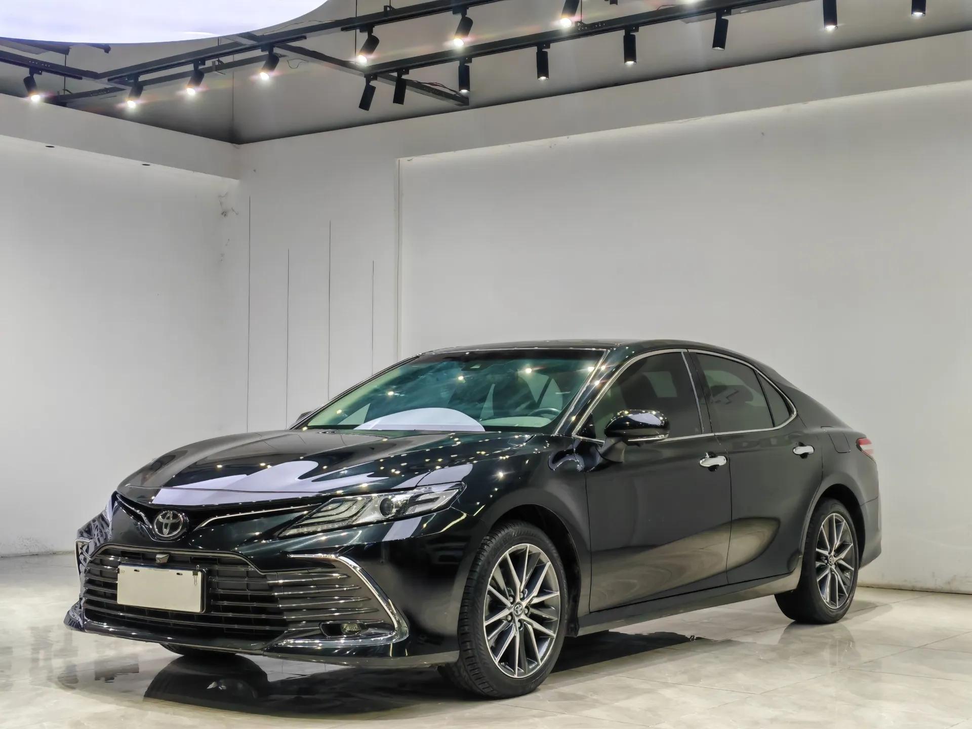Toyota Camry 2021 2.5G Luxury Edition — миниатюра 1
