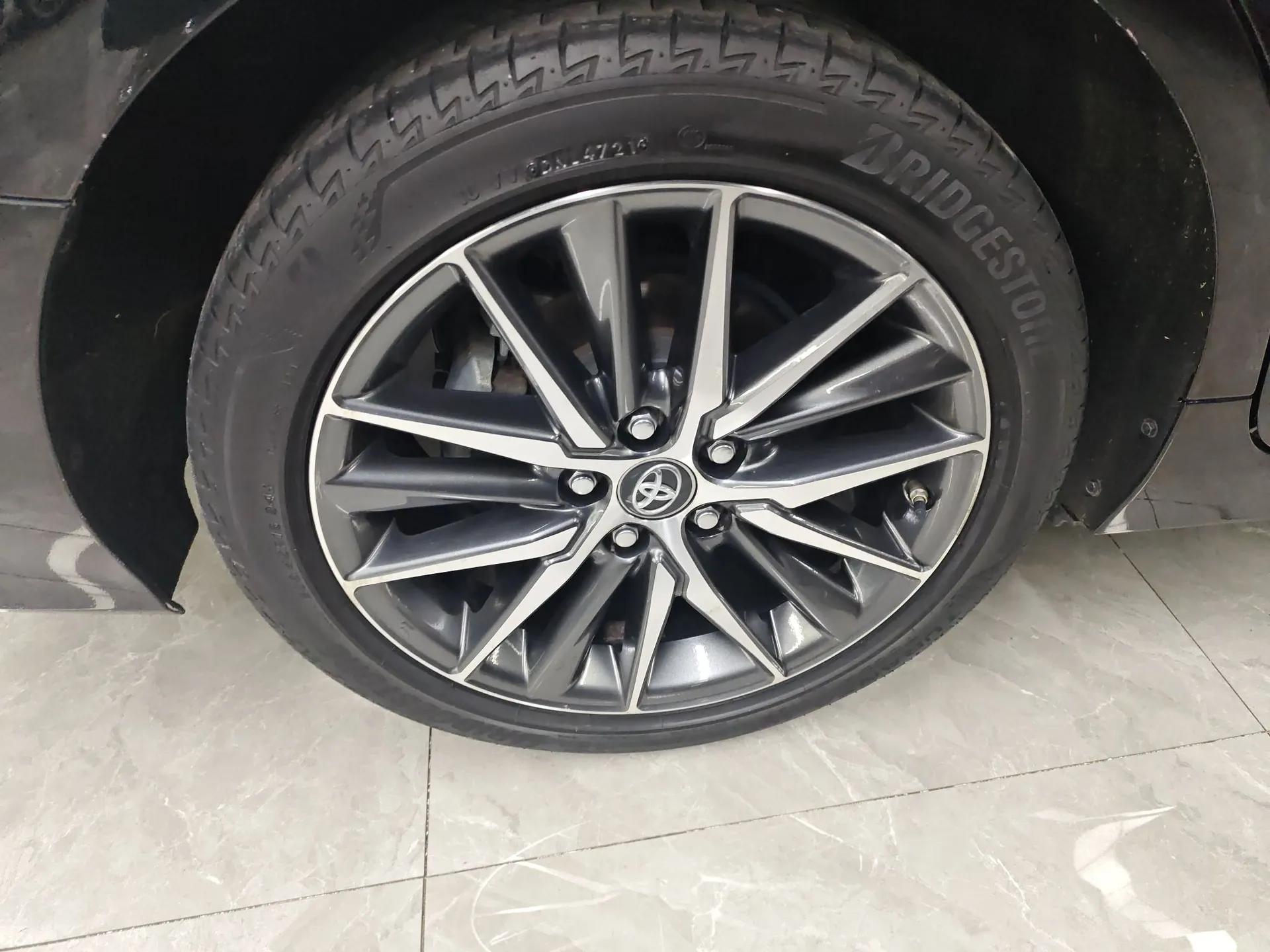 Toyota Camry 2021 2.5G Luxury Edition — миниатюра 3