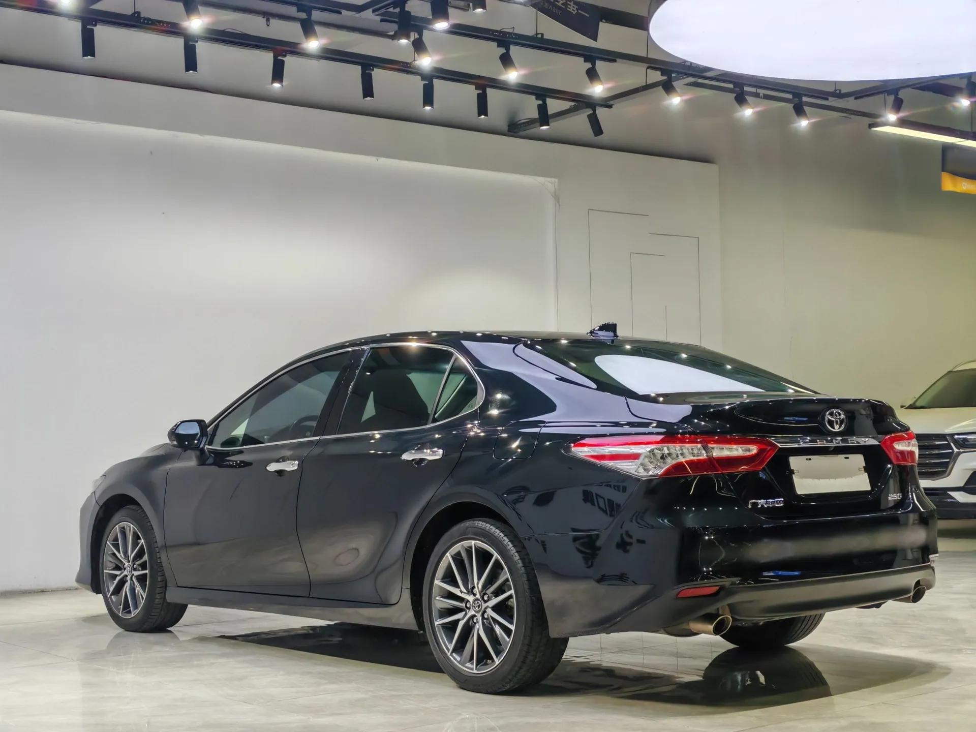 Toyota Camry 2021 2.5G Luxury Edition — миниатюра 6
