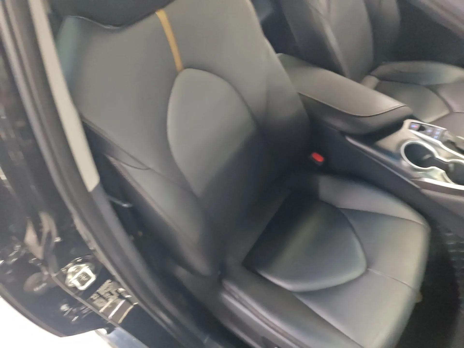 Toyota Camry 2021 2.5G Luxury Edition — миниатюра 10