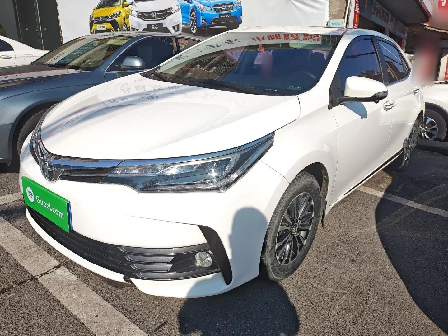 Toyota Corolla 2018 1.2T S-CVT GL-i Zhihui Edition — миниатюра 1