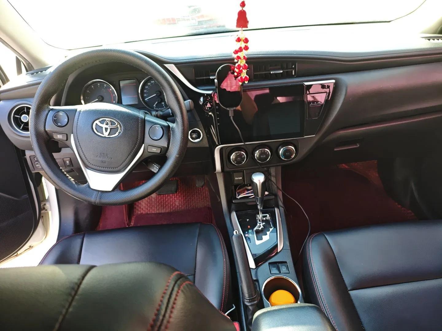 Toyota Corolla 2018 1.2T S-CVT GL-i Zhihui Edition — миниатюра 13