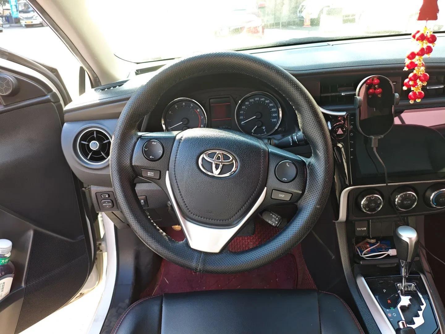 Toyota Corolla 2018 1.2T S-CVT GL-i Zhihui Edition — миниатюра 14