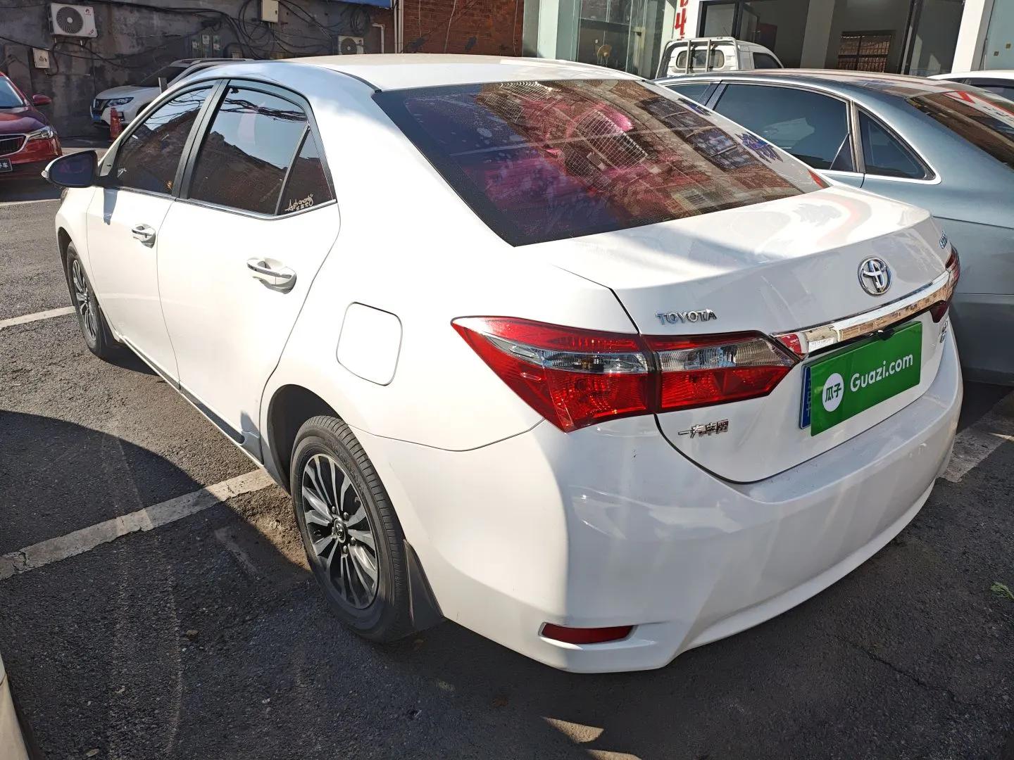 Toyota Corolla 2018 1.2T S-CVT GL-i Zhihui Edition — миниатюра 4