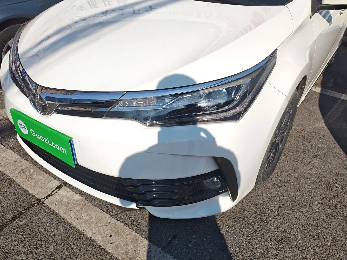 Toyota Corolla 2018 1.2T S-CVT GL-i Zhihui Edition — миниатюра 9