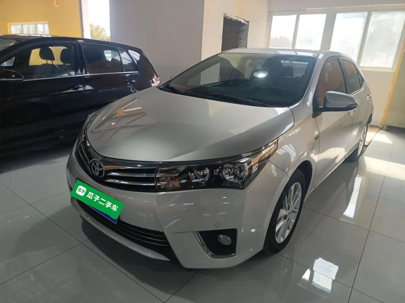 Toyota Corolla 2014 1.6L CVT GL-i Leather Edition — миниатюра 1