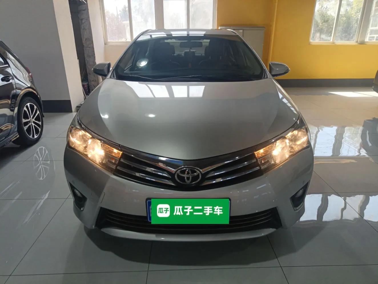 Toyota Corolla 2014 1.6L CVT GL-i Leather Edition — миниатюра 2
