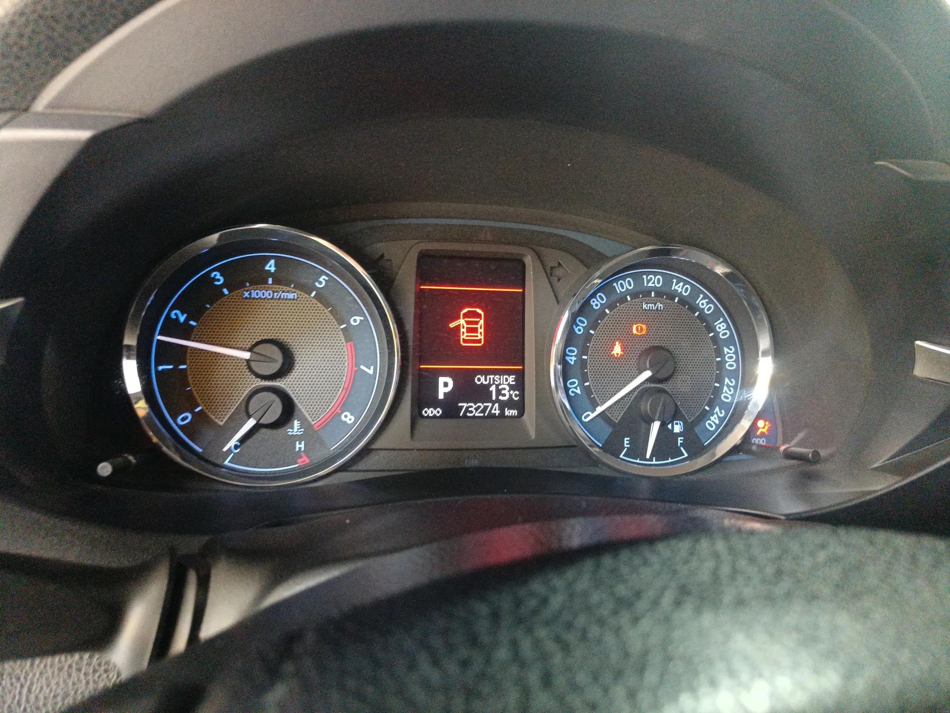 Toyota Corolla 2014 1.6L CVT GL-i Leather Edition — миниатюра 14