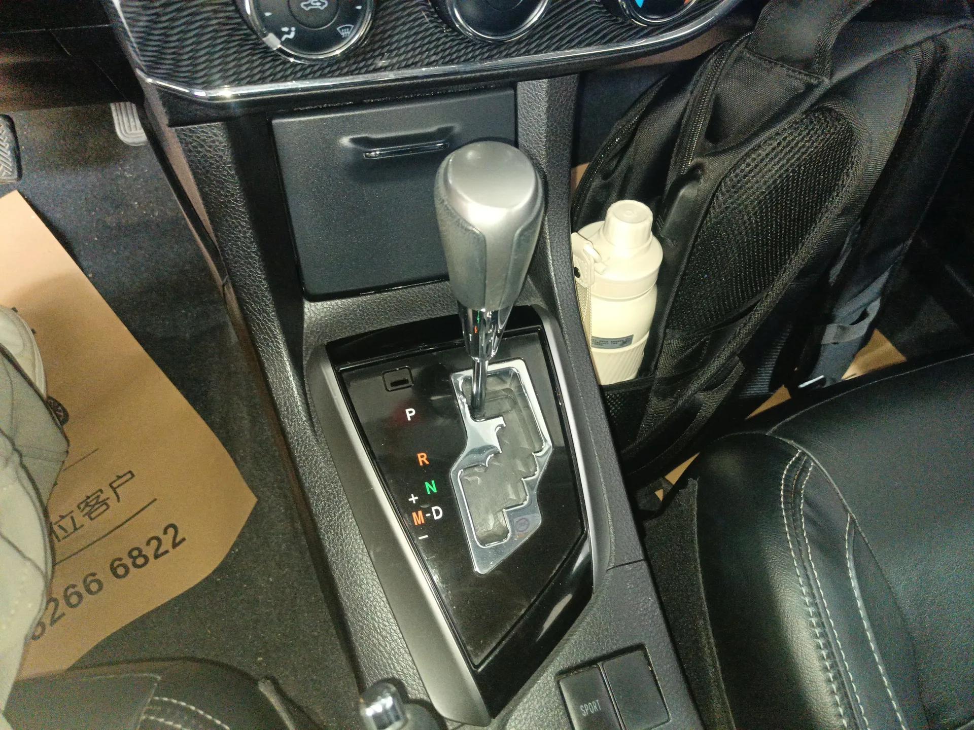 Toyota Corolla 2014 1.6L CVT GL-i Leather Edition — миниатюра 16
