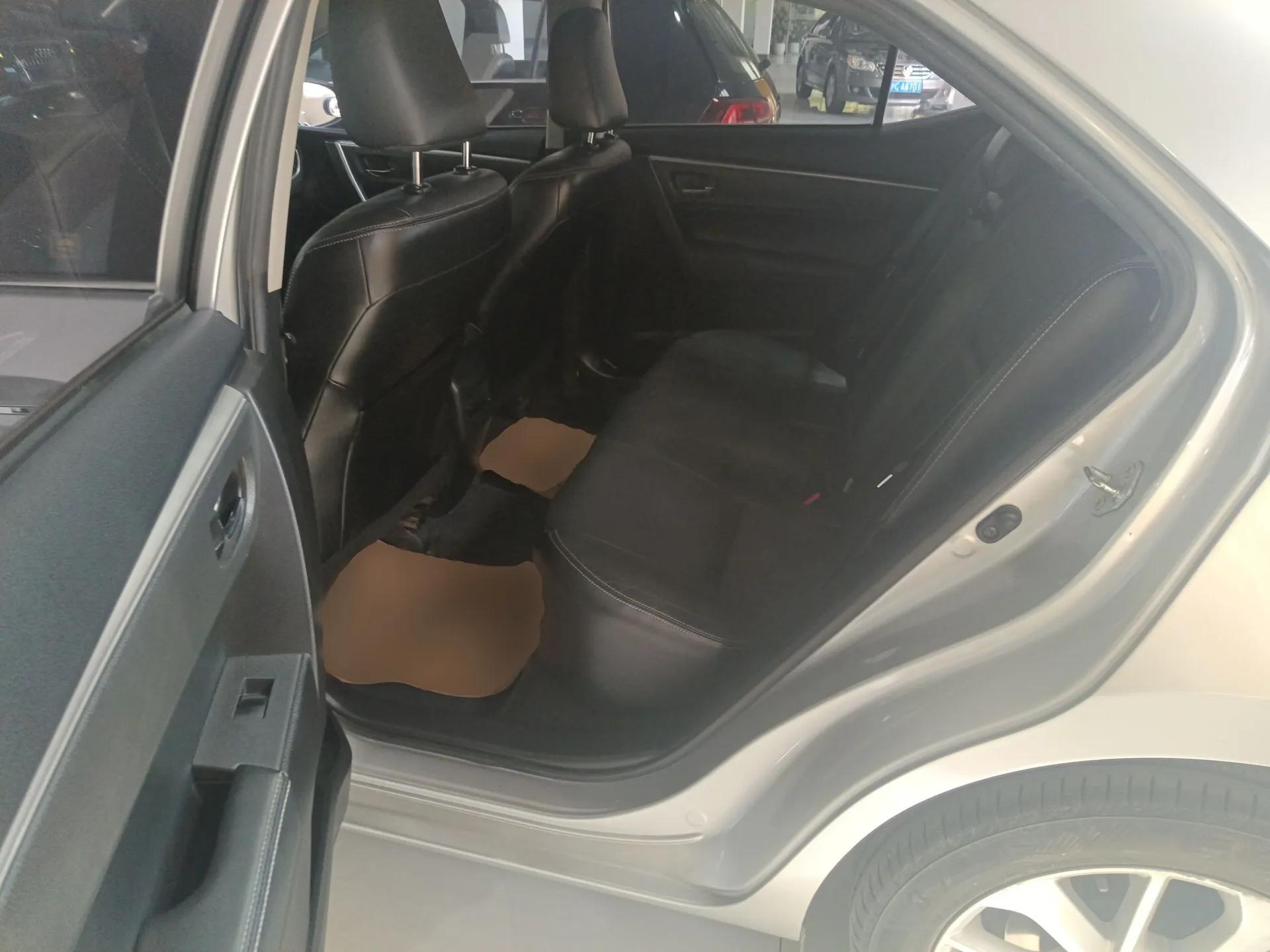 Toyota Corolla 2014 1.6L CVT GL-i Leather Edition — миниатюра 19