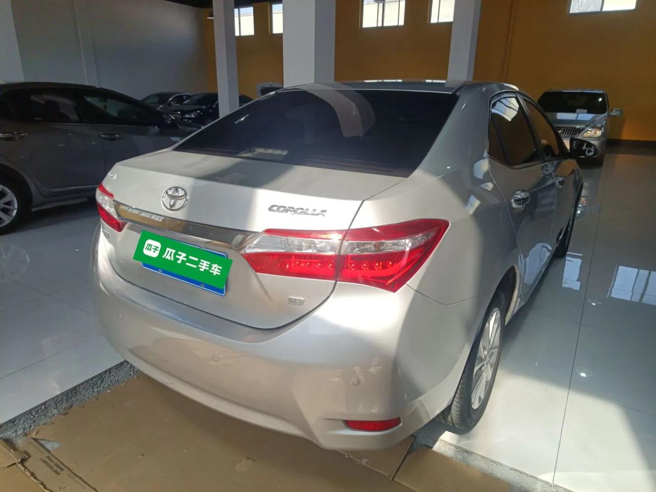Toyota Corolla 2014 1.6L CVT GL-i Leather Edition — миниатюра 4