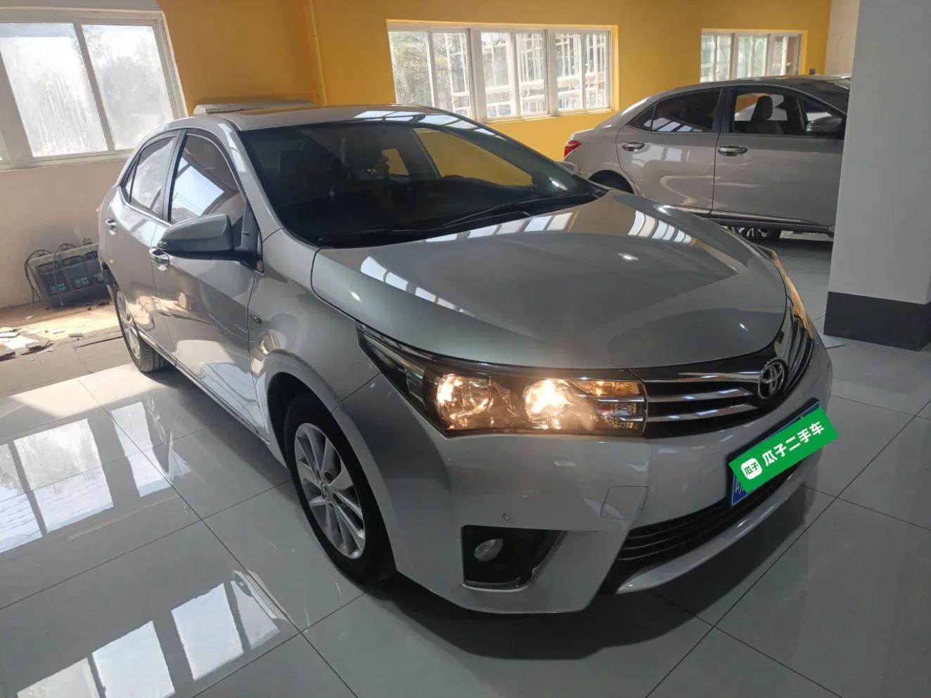 Toyota Corolla 2014 1.6L CVT GL-i Leather Edition — миниатюра 6