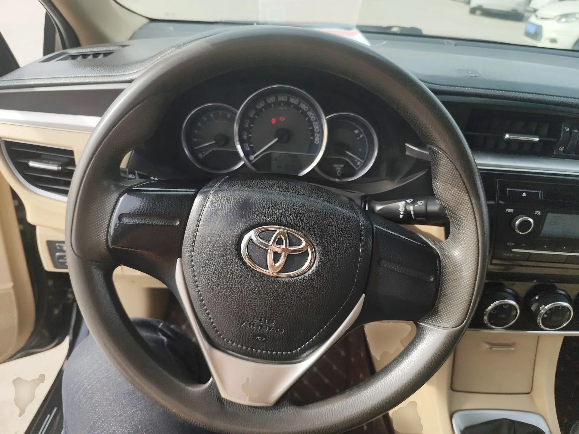 Toyota Corolla 2014 1.6L Manual GL — миниатюра 14