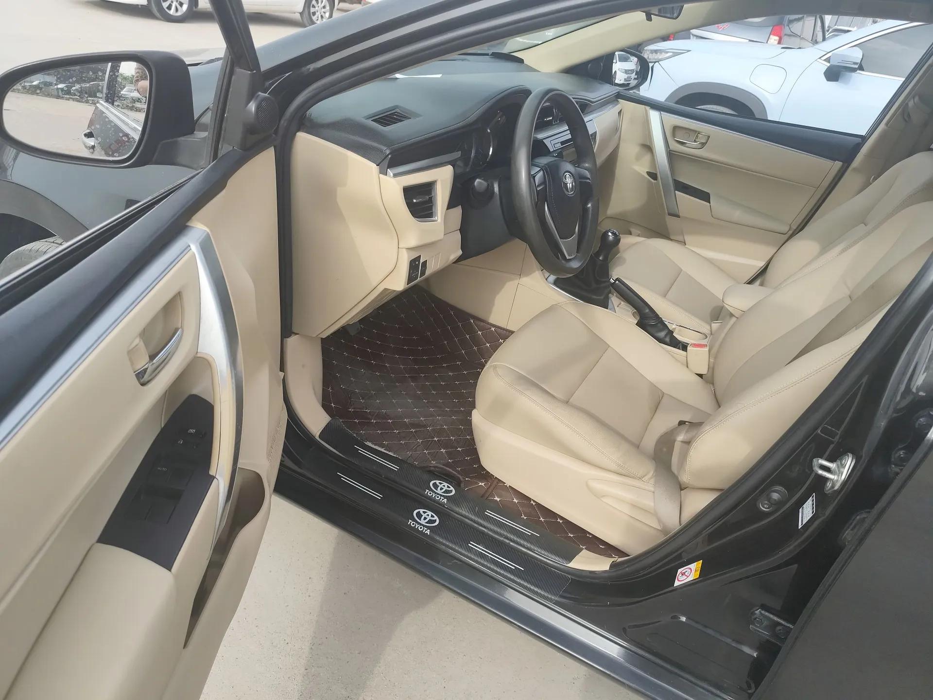 Toyota Corolla 2014 1.6L Manual GL — миниатюра 19