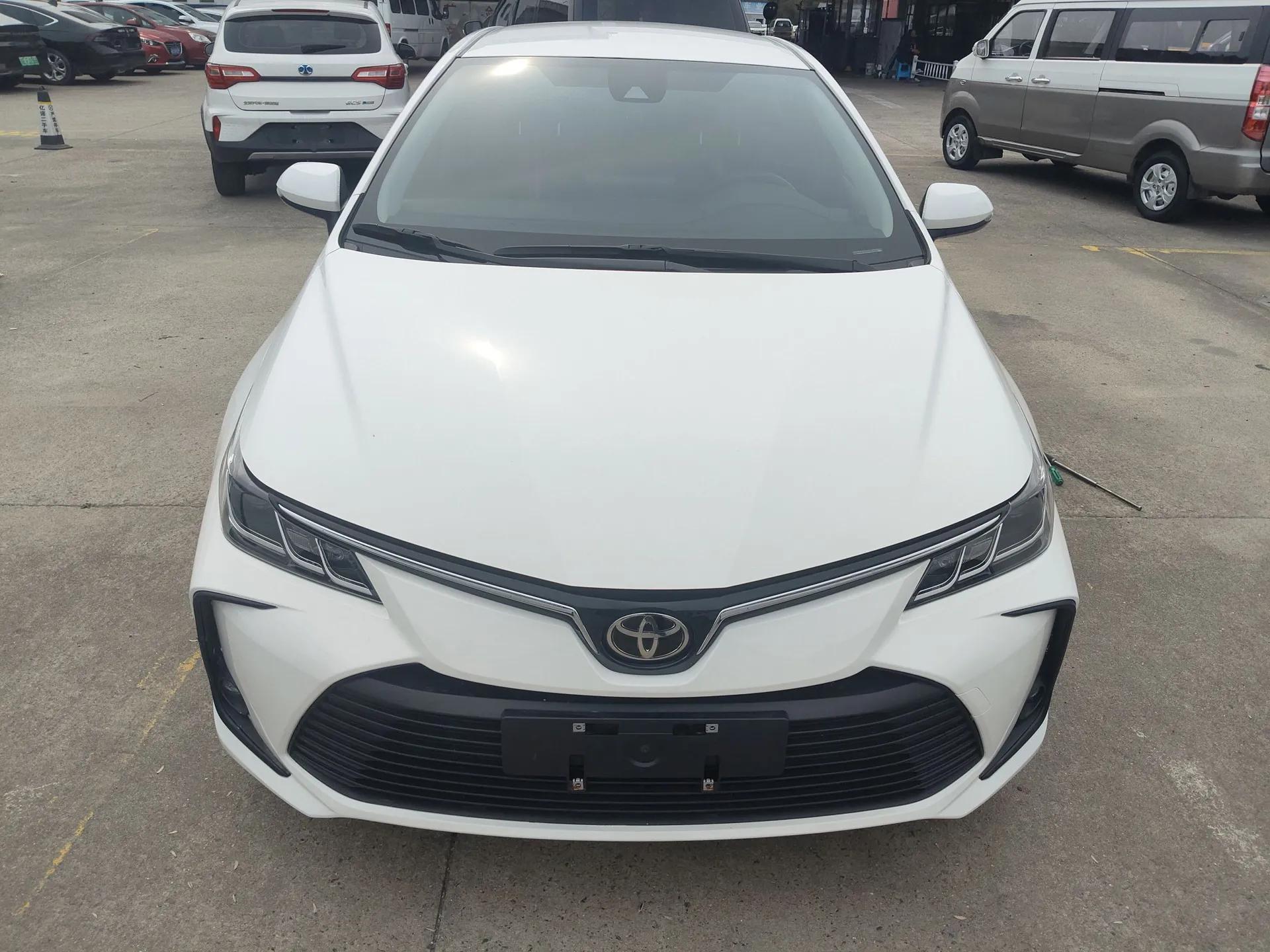 Toyota Corolla 2022 1.2T S-CVT Pioneer PLUS Edition — миниатюра 2