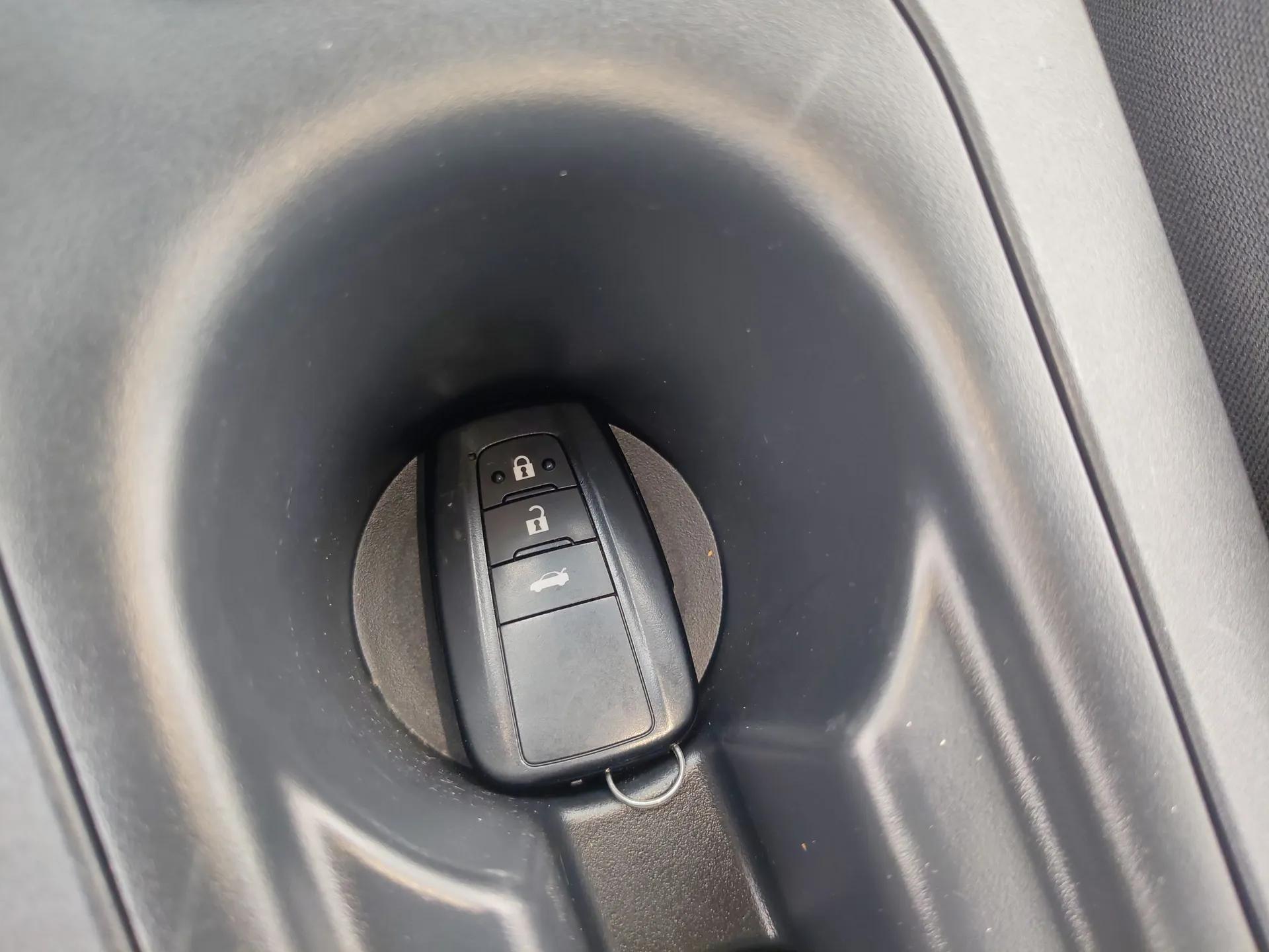 Toyota Corolla 2022 1.2T S-CVT Pioneer PLUS Edition — миниатюра 12