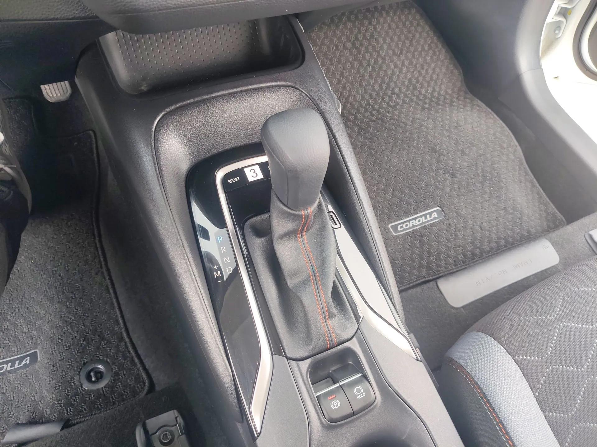 Toyota Corolla 2022 1.2T S-CVT Pioneer PLUS Edition — миниатюра 17