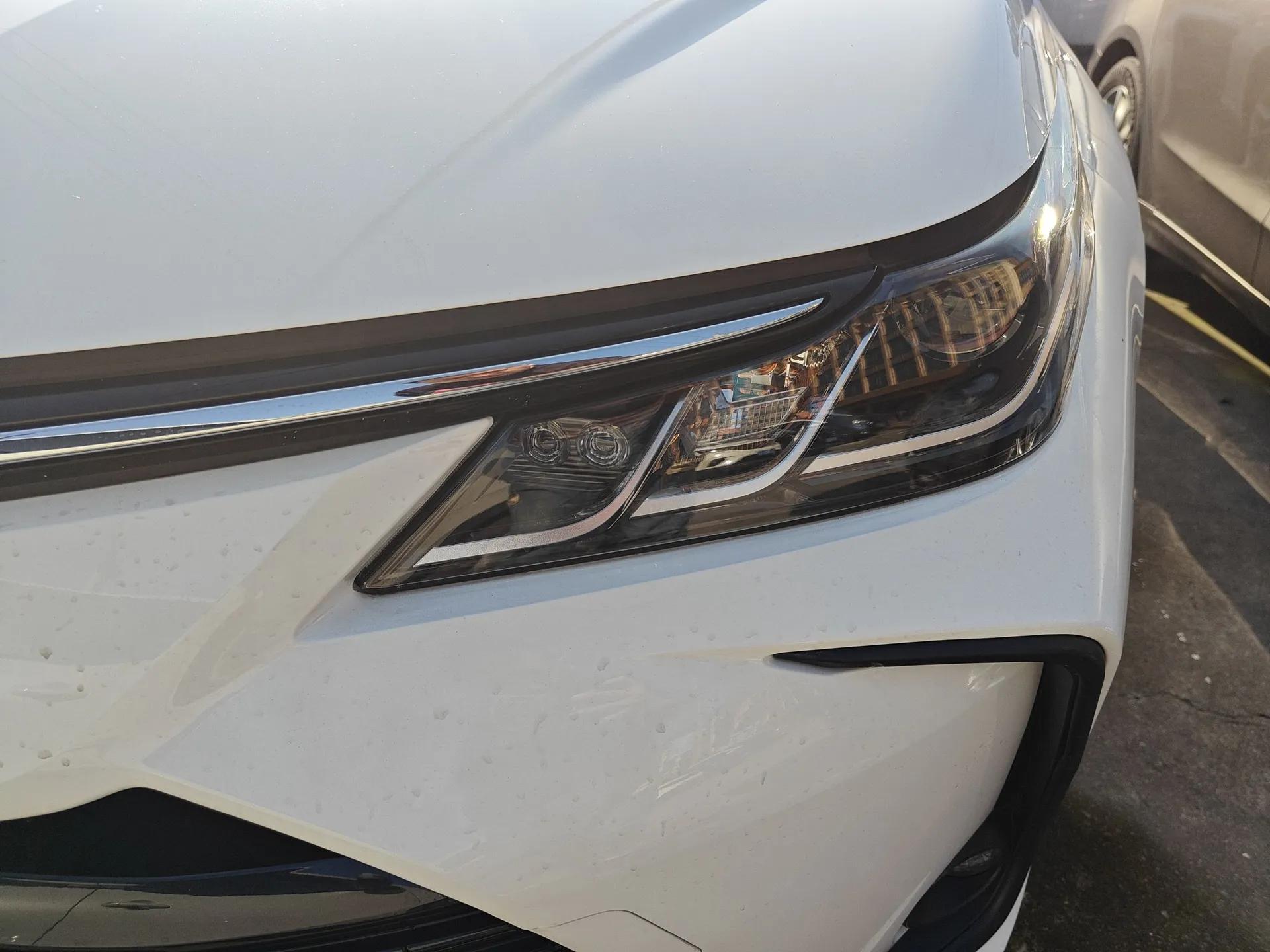 Toyota Corolla 2021 Dual-Motor 1.8L E-CVT Elite Edition — миниатюра 2
