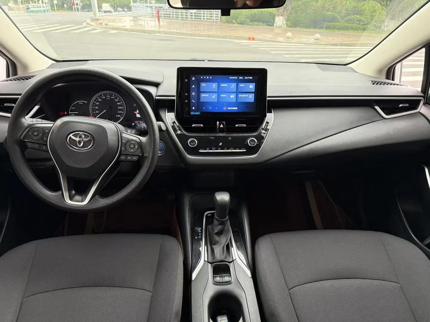 Toyota Corolla 2021 Dual-Motor 1.8L E-CVT Elite Edition — миниатюра 20