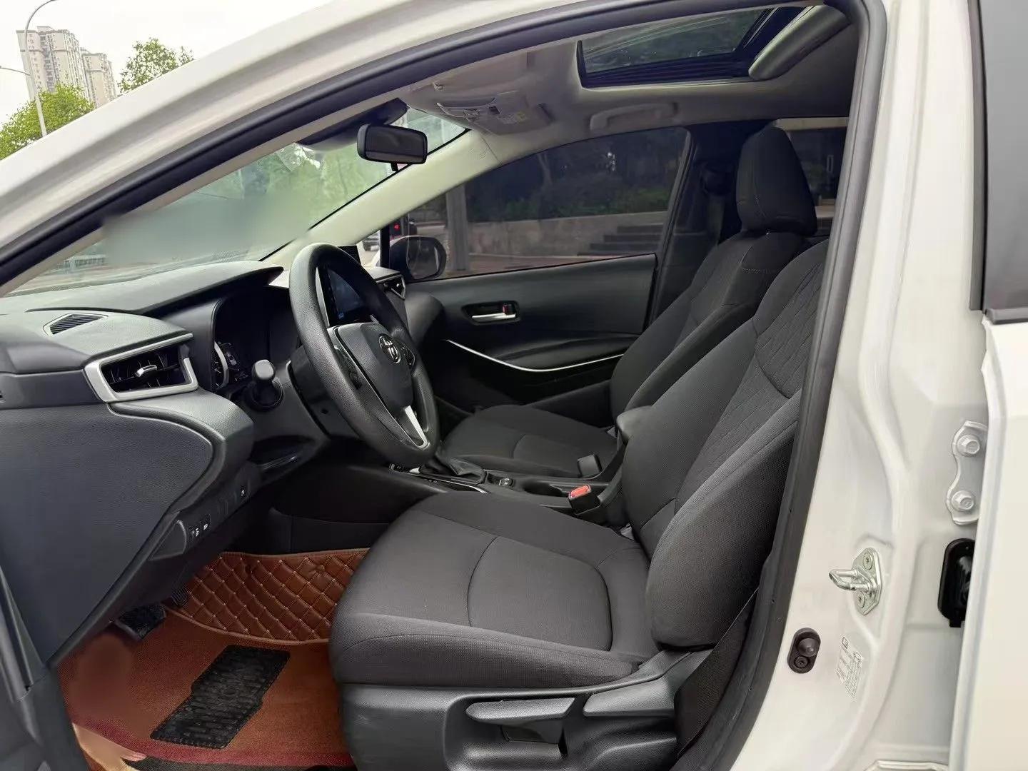 Toyota Corolla 2021 Dual-Motor 1.8L E-CVT Elite Edition — миниатюра 21