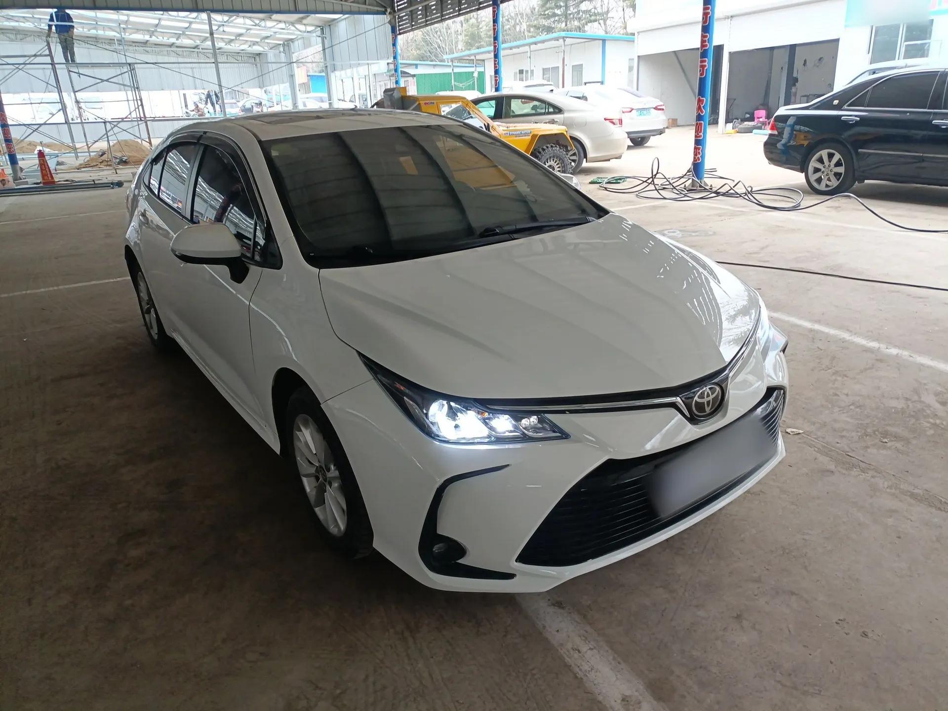 Toyota Corolla 2021 1.2T S-CVT Luxury Edition — миниатюра 4