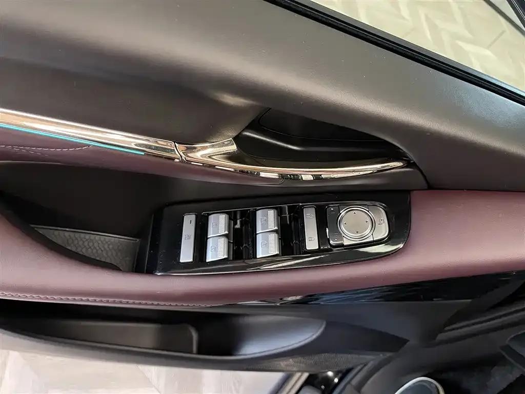 Trumpchi M8 2024 Master Series Super Hybrid Edition — миниатюра 26