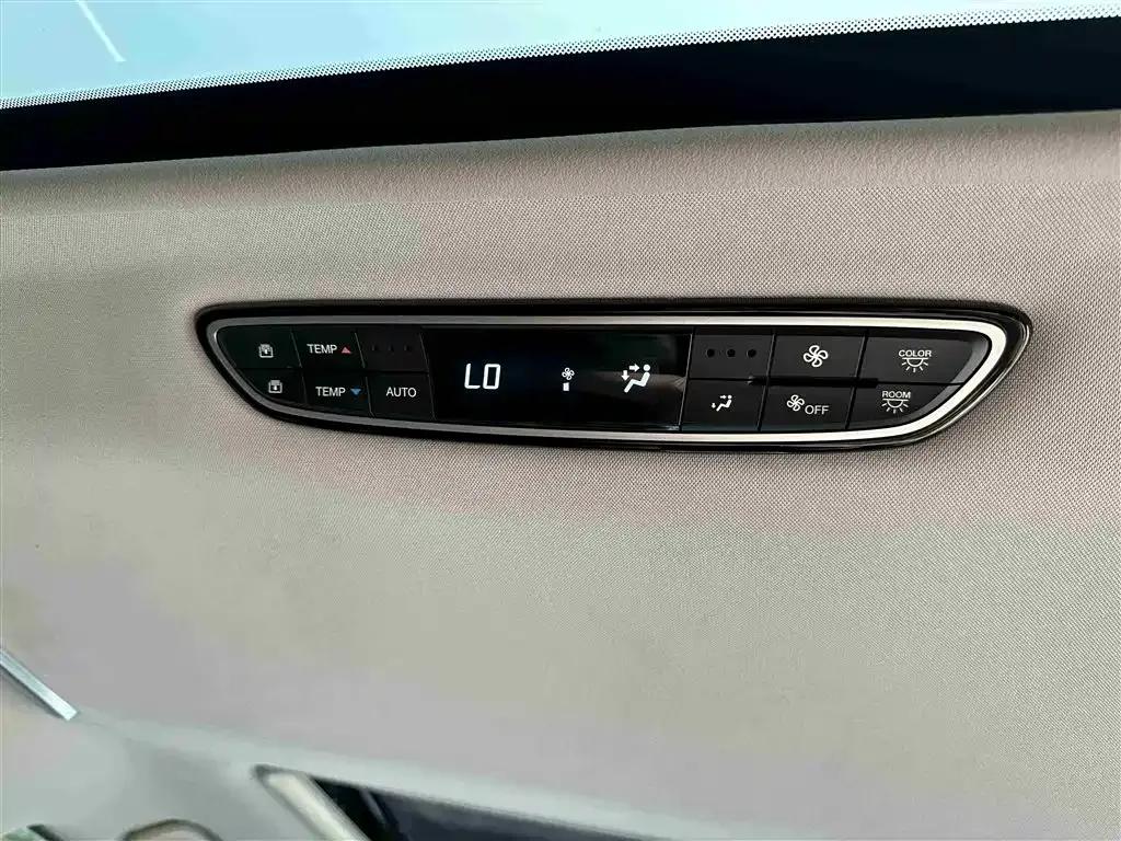 Trumpchi M8 2021 Leading Series 390T Supreme Edition — миниатюра 28