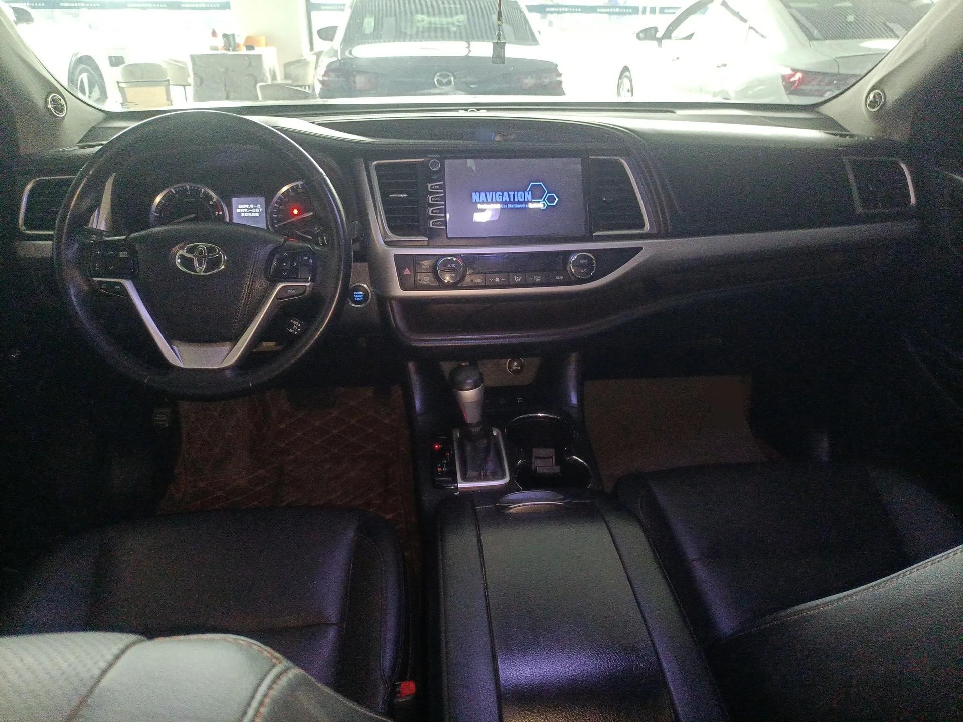 Toyota Highlander 2015 2.0T Four-Wheel Drive Luxury Edition 7-Seater — миниатюра 12
