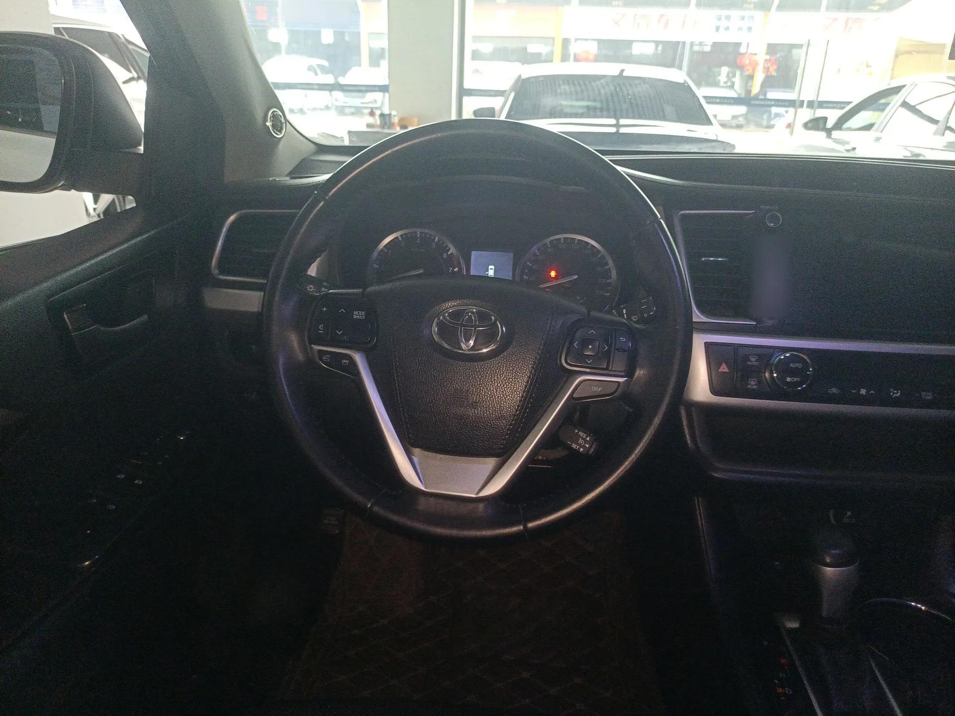 Toyota Highlander 2015 2.0T Four-Wheel Drive Luxury Edition 7-Seater — миниатюра 13