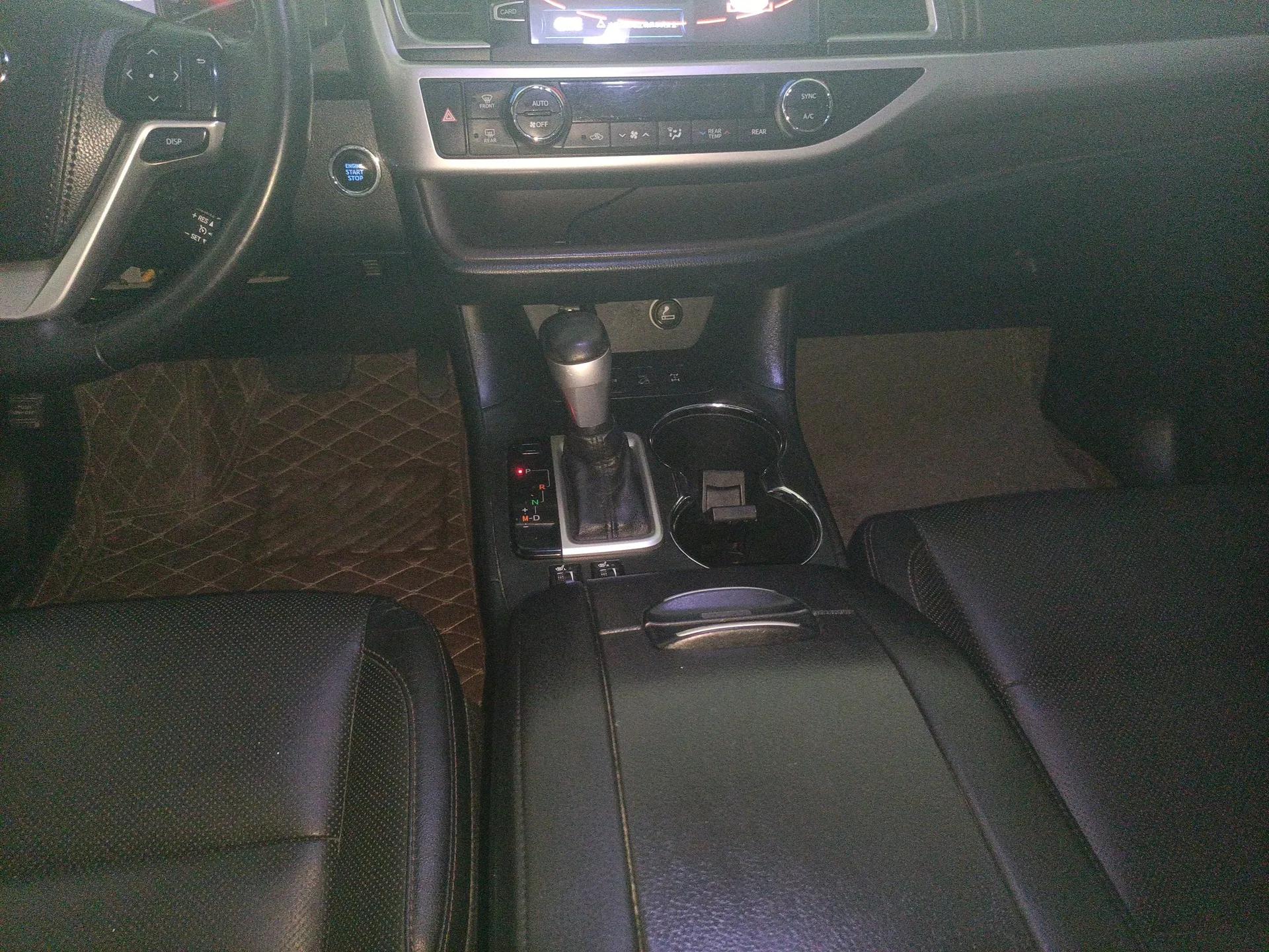 Toyota Highlander 2015 2.0T Four-Wheel Drive Luxury Edition 7-Seater — миниатюра 16