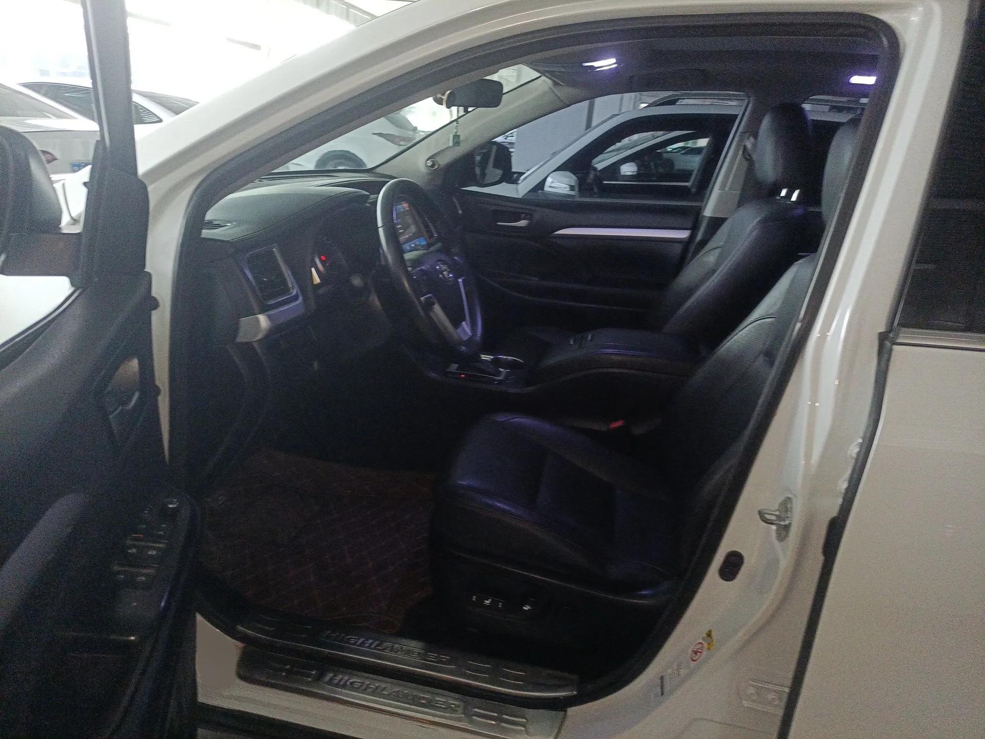 Toyota Highlander 2015 2.0T Four-Wheel Drive Luxury Edition 7-Seater — миниатюра 18